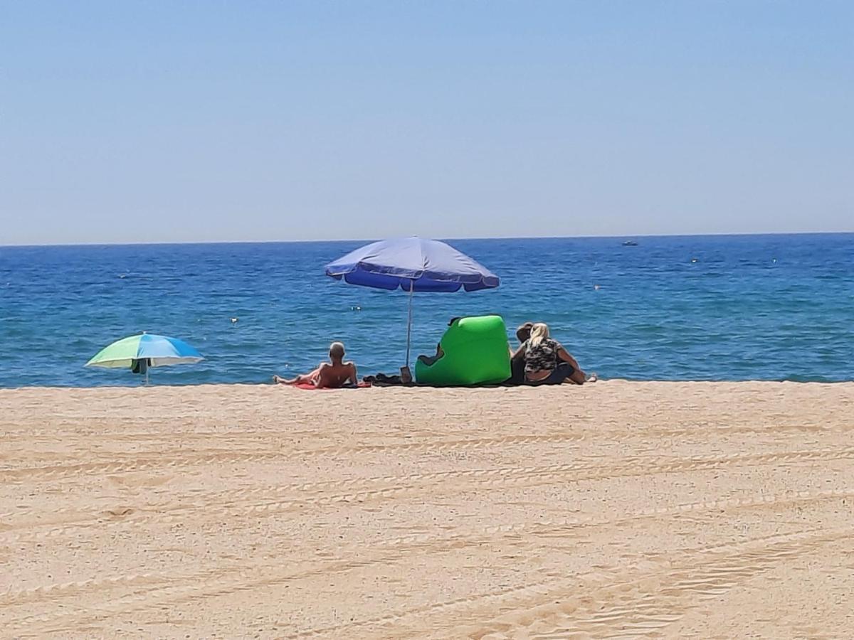 Bright Apartment Near The Beach And Barcelona By Train El El Masnou Eksteriør billede